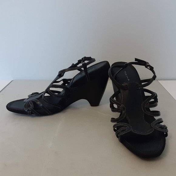$5 LAST CALL! TAHARI ~ Leather Strappy Wedges - Picture 2 of 16
